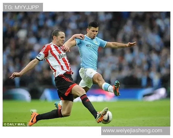 当今世界足球巨星风采纷呈，梅西C罗领衔新一代球员崛起的时代